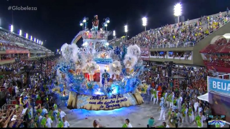 Carro que representa o futuro de esperança vazio e colorido típico da Esperança mostrada no Globo Repórter